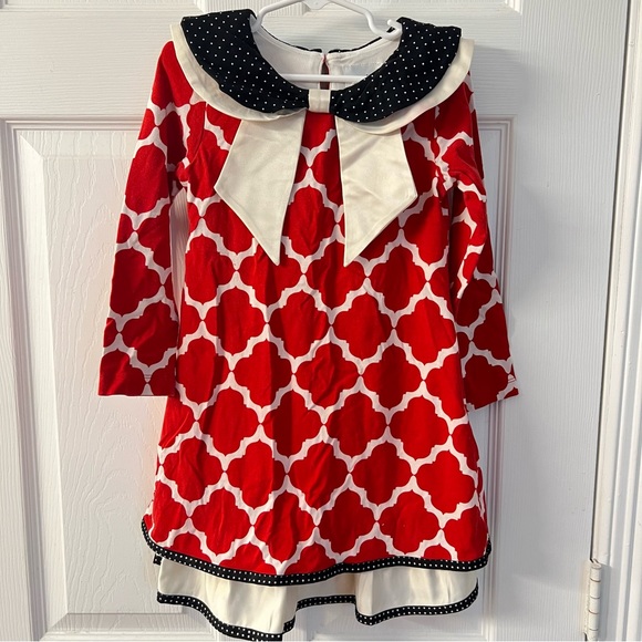 Counting Daisies | Quatrefoil Long Sleeve Holiday Dress - Picture 3 of 7